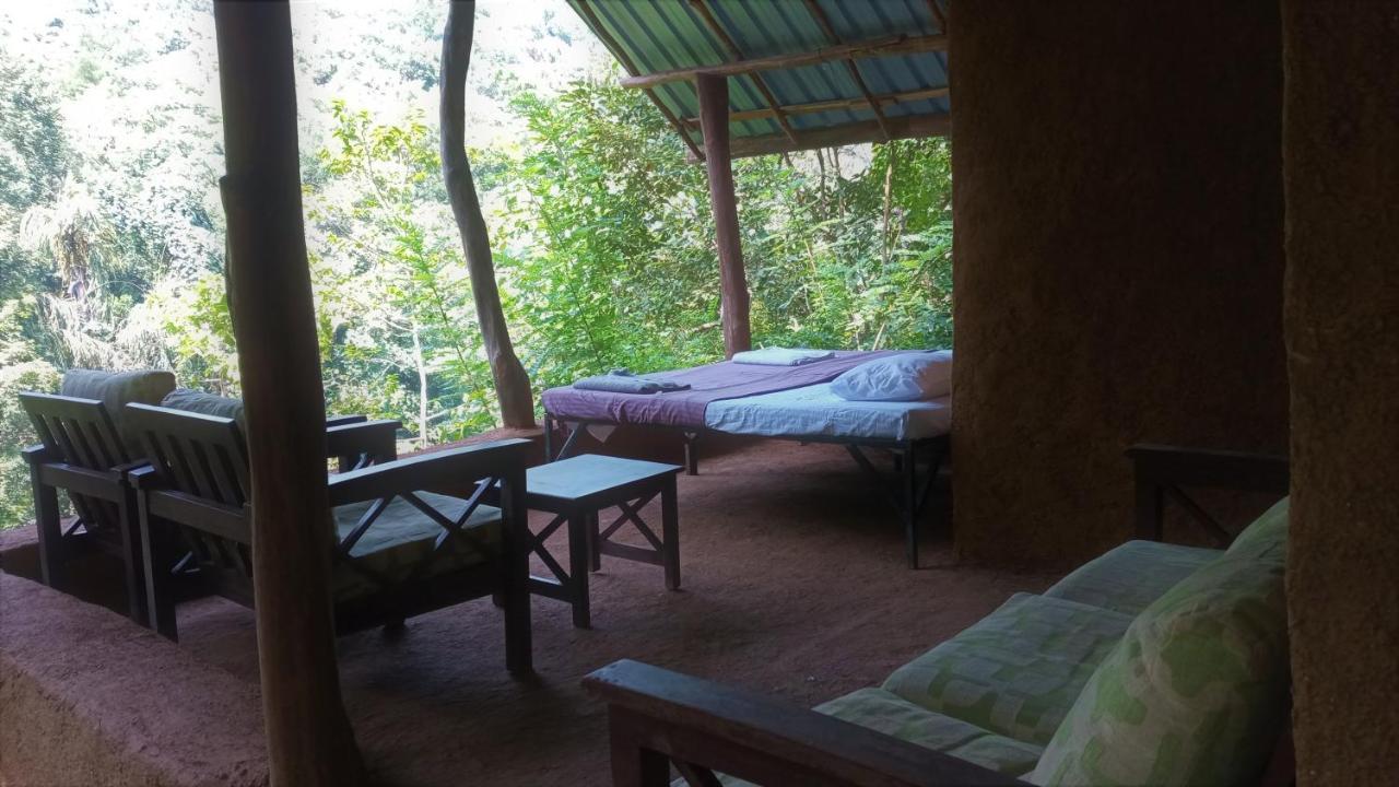 Chalet In The Jungle Pallegama Exteriör bild